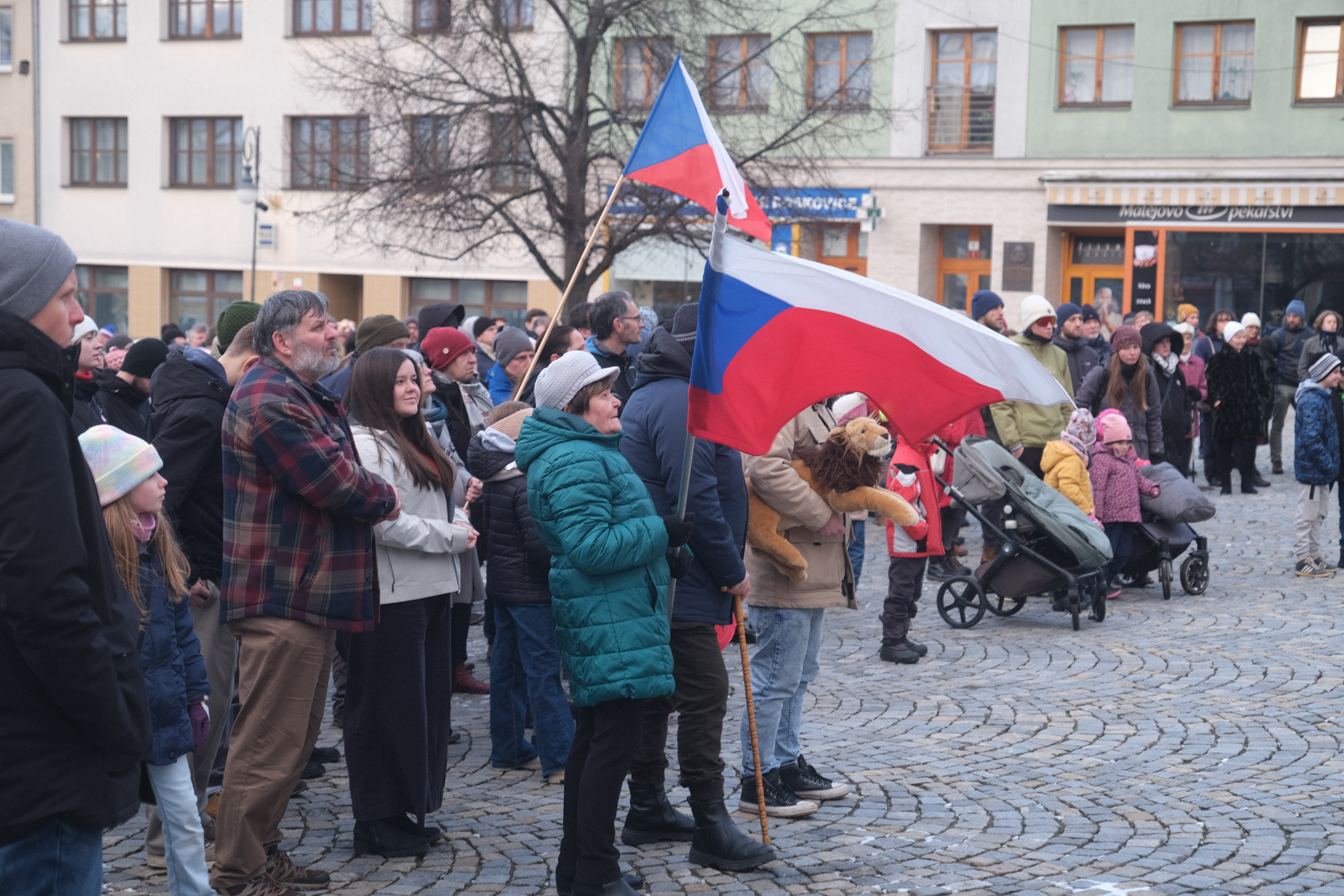 Demonstrace na podporu prezidenta přivedla na Masarykovo náměstí desítky lidí. Výzvu Milionu chvilek jich v Boskovicích podepsalo přes 650